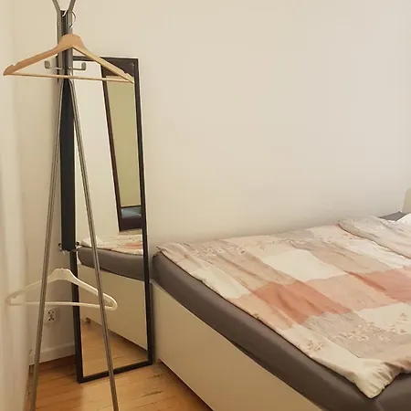 Small Aparty Hotel Warsaw